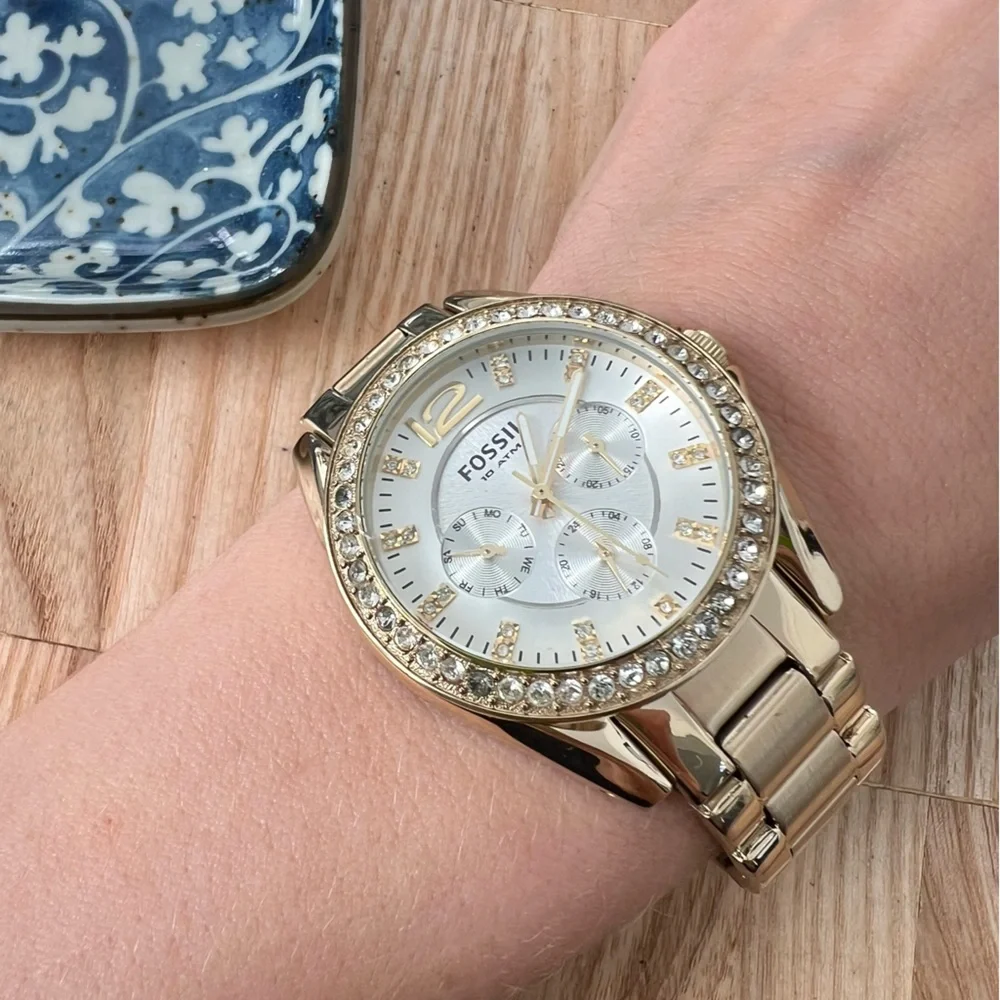 Fossil ladies gold tone watch NEW BATTERY